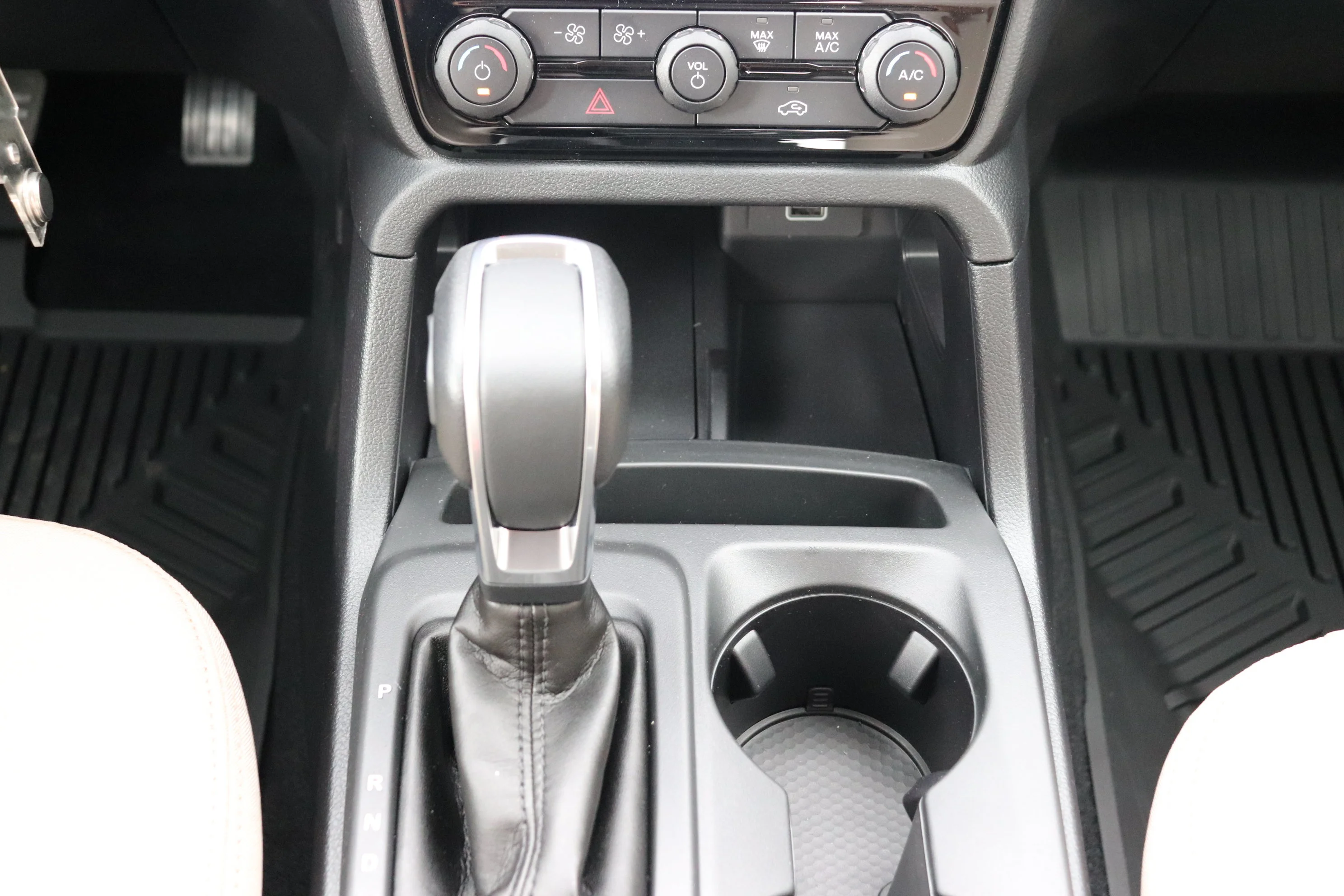 New 2026 AVALANCHE Ford XLT image 16
