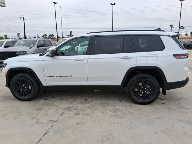 New 2026 Bright White Clear-Coat Exterior Paint Jeep Altitude image 4