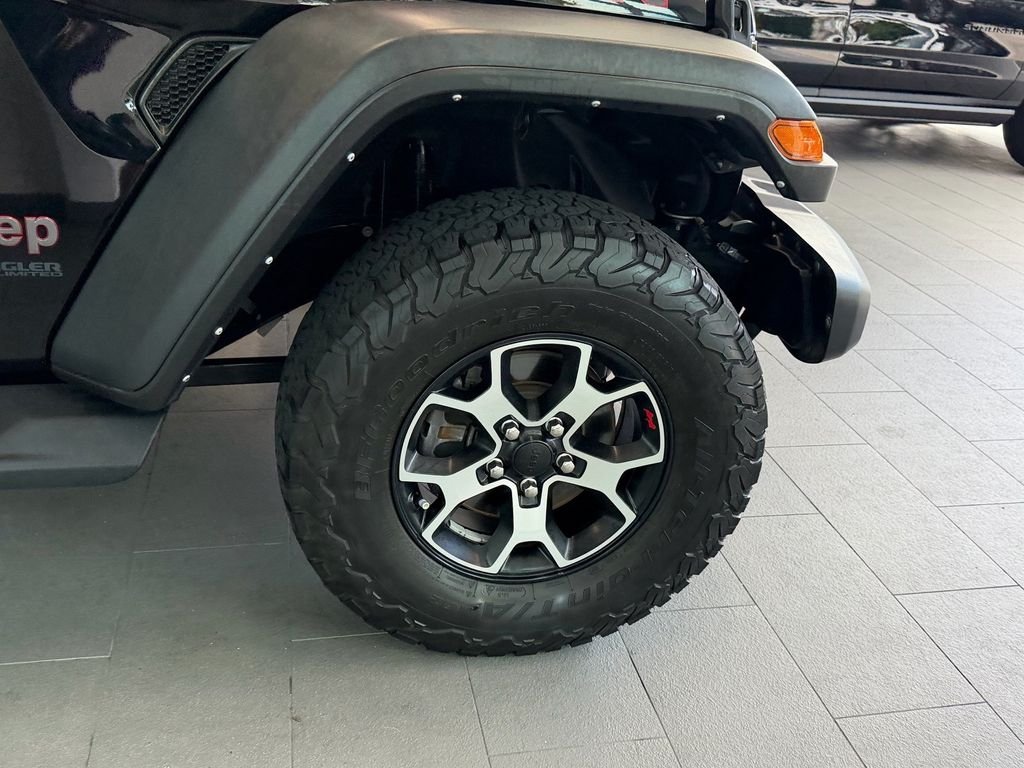 Used 2021 Black Jeep Unlimited Rubicon image 9