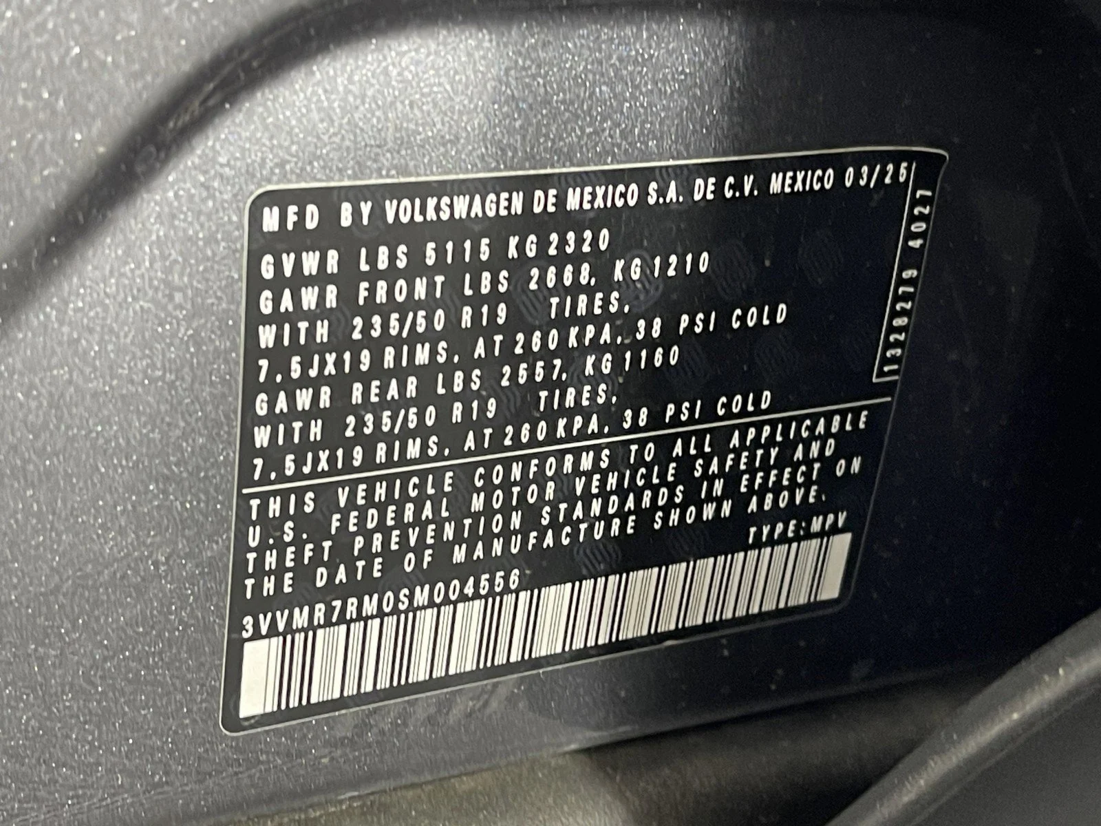 2025 Volkswagen Tiguan SE - Photo 37