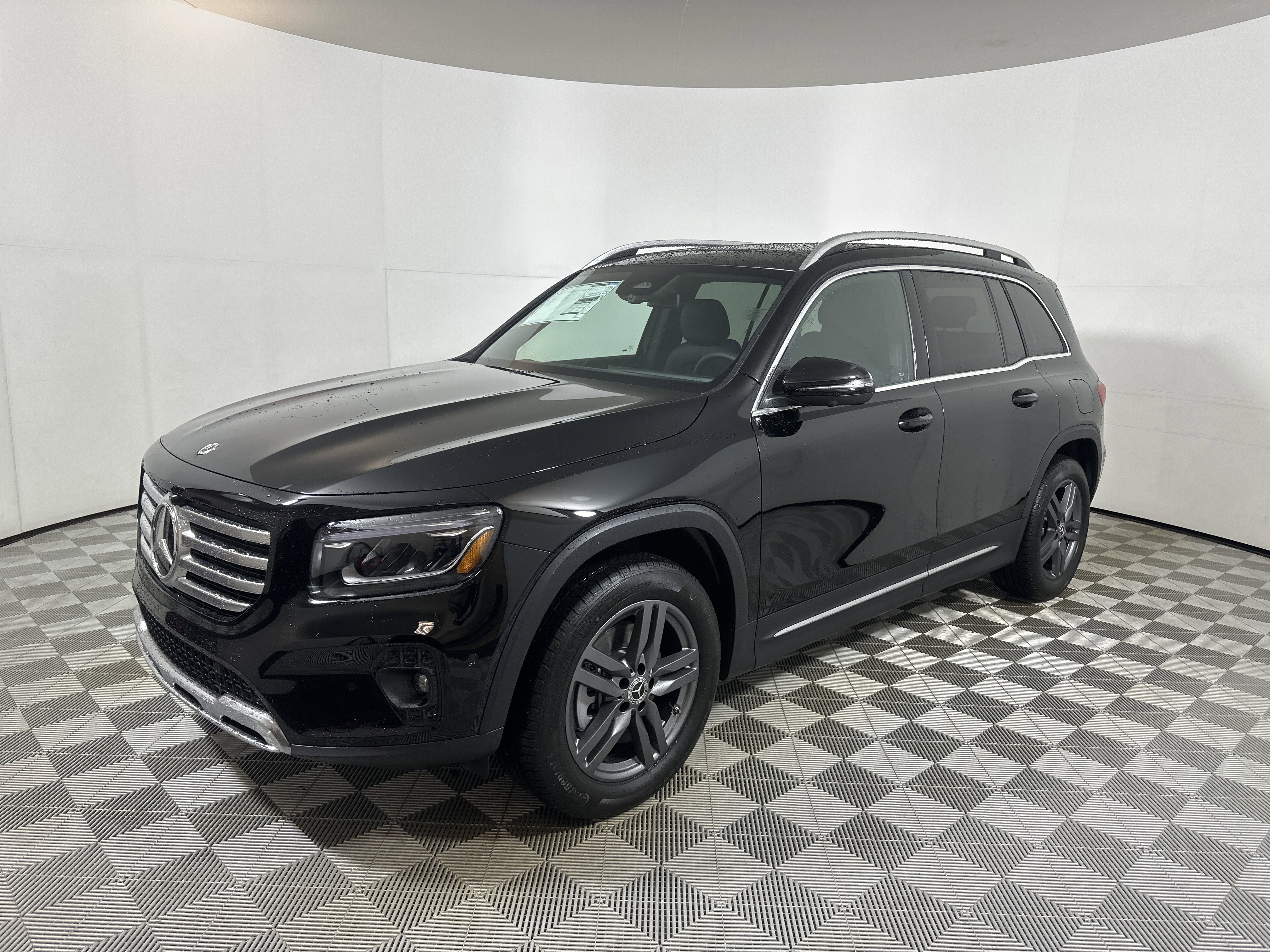 Certified Used 2026 NIGHT BLACK Mercedes-Benz GLB 250 image 3
