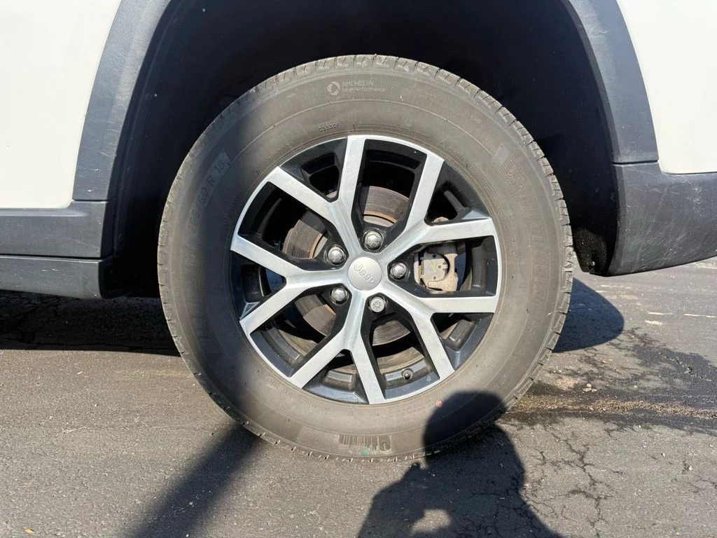 Certified Used 2024 White Jeep Limited image 33