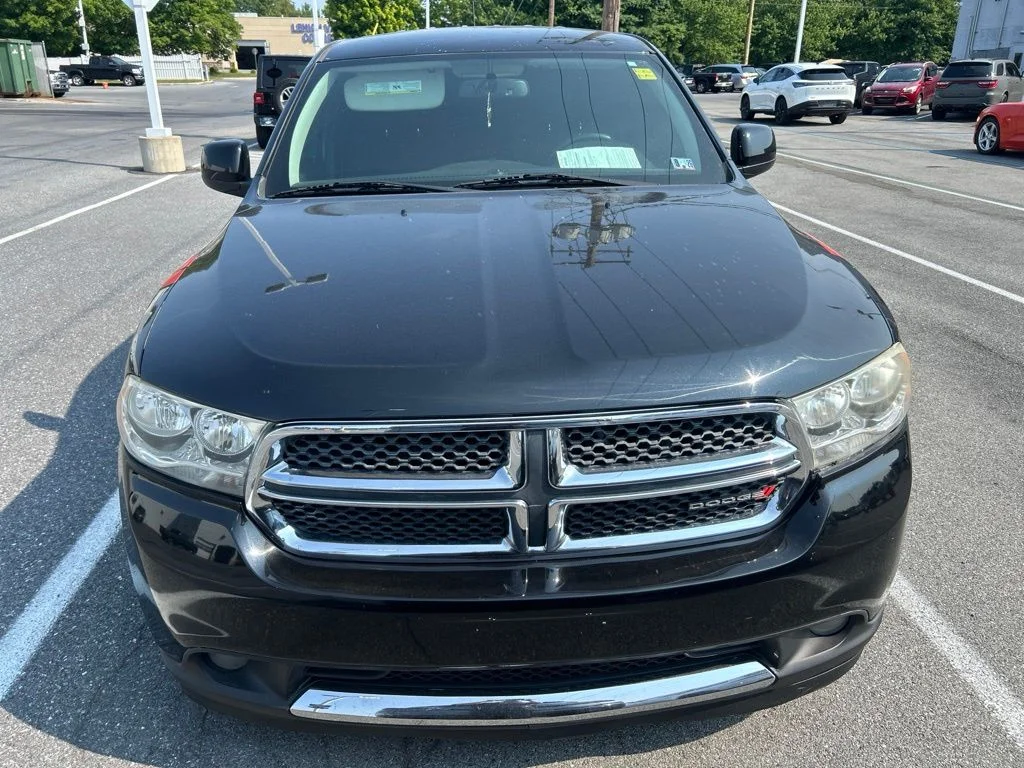 Used 2013 Black Dodge SXT image 2