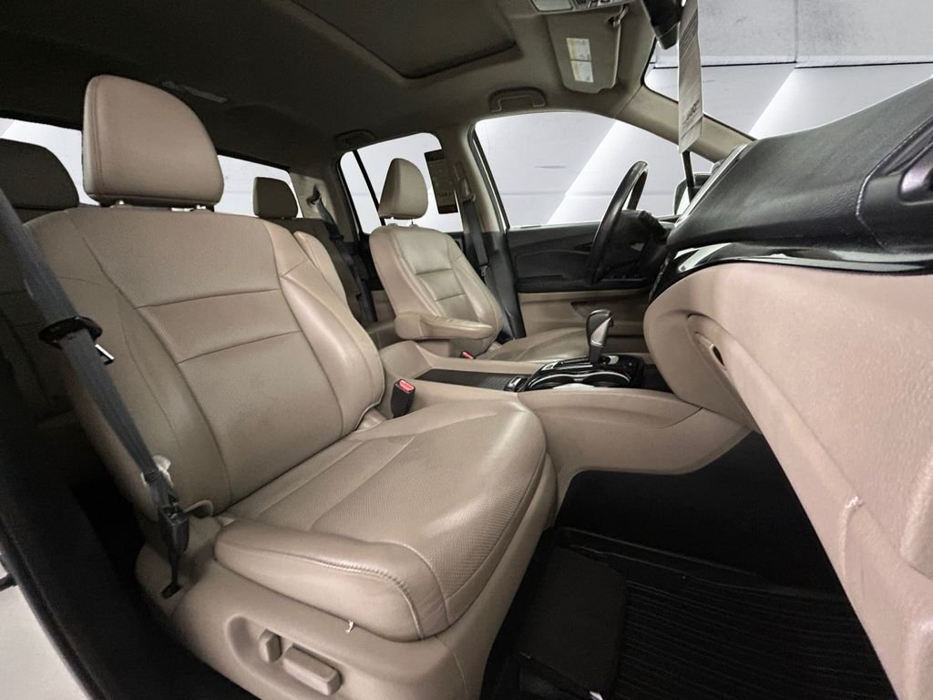 Used 2019 White Honda RTL-E image 14
