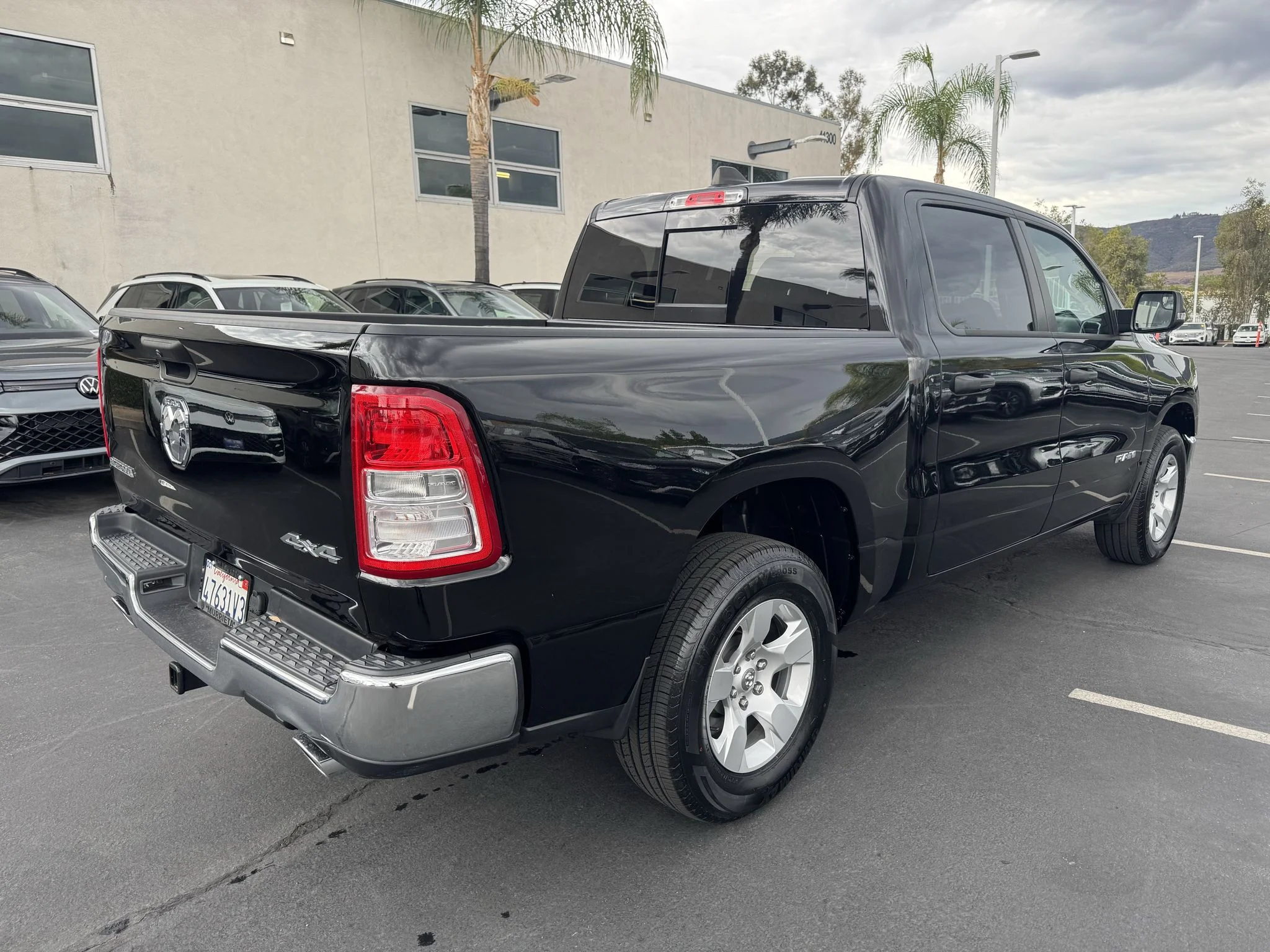 Used 2023 DIAMOND BLACK CRY Ram Big Horn image 8