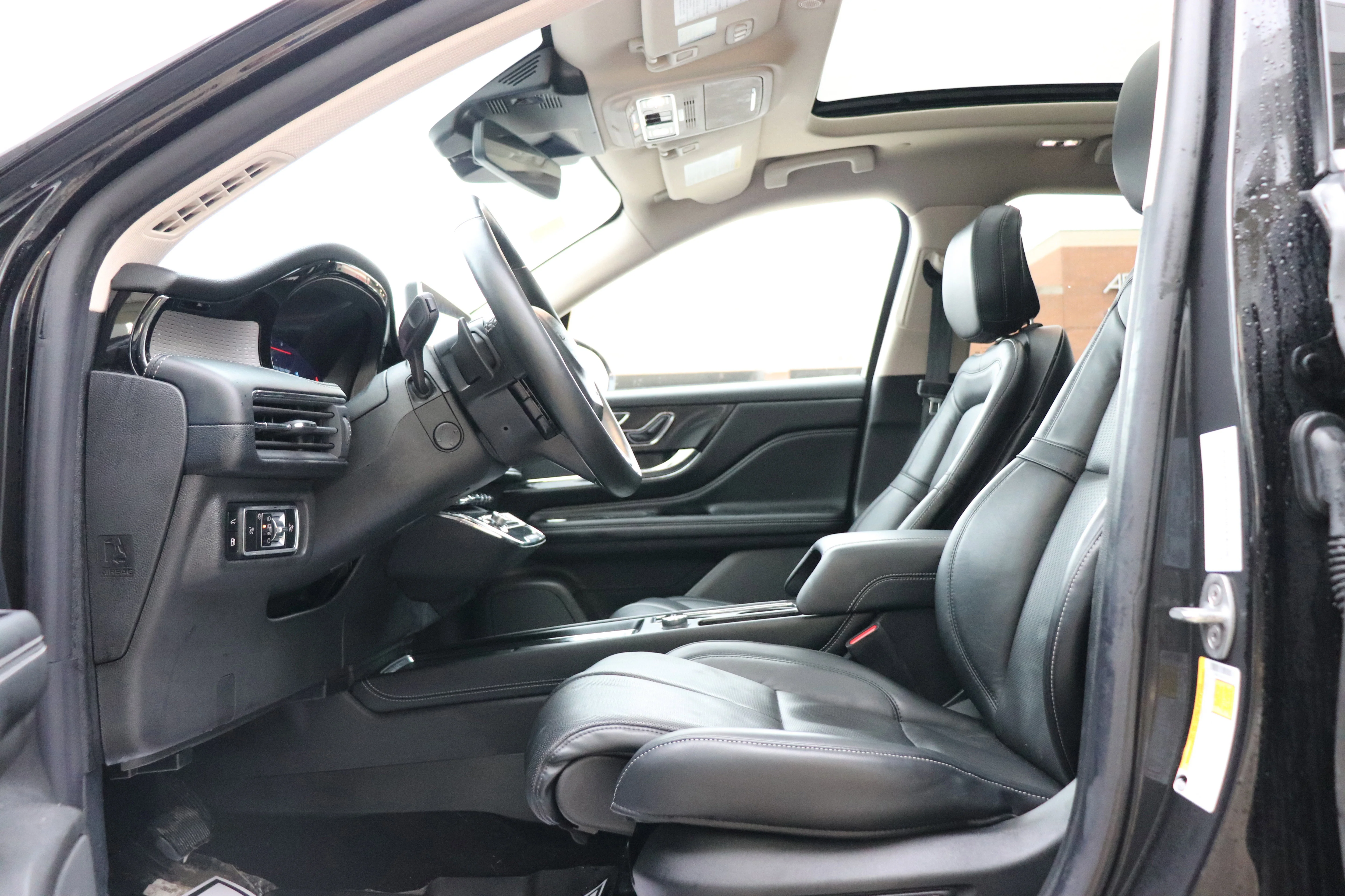 New 2024 INFINITE BLACK METALLIC Lincoln Grand Touring image 6