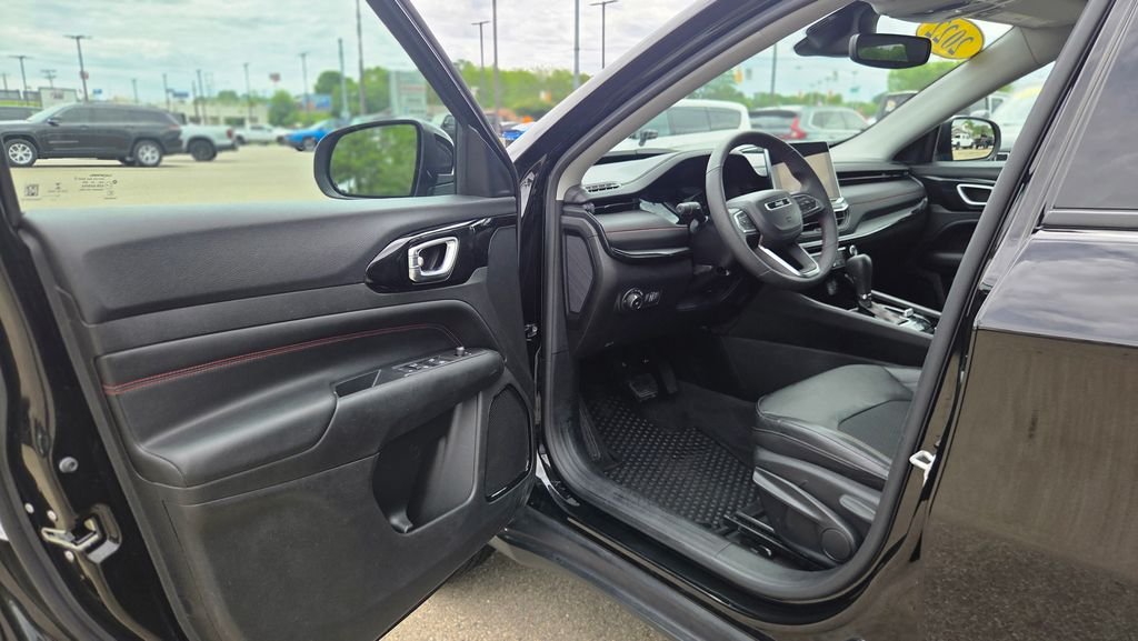 Used 2022 Black Jeep Trailhawk image 18