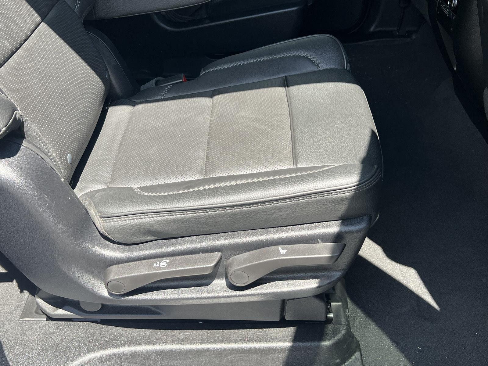 2025 GMC Yukon XL Denali - Photo 21