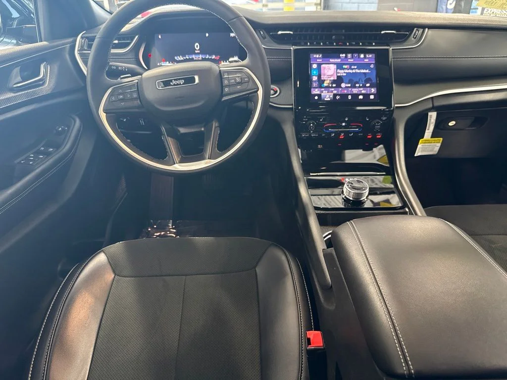 2025 Jeep Grand Cherokee Altitude - Photo 14