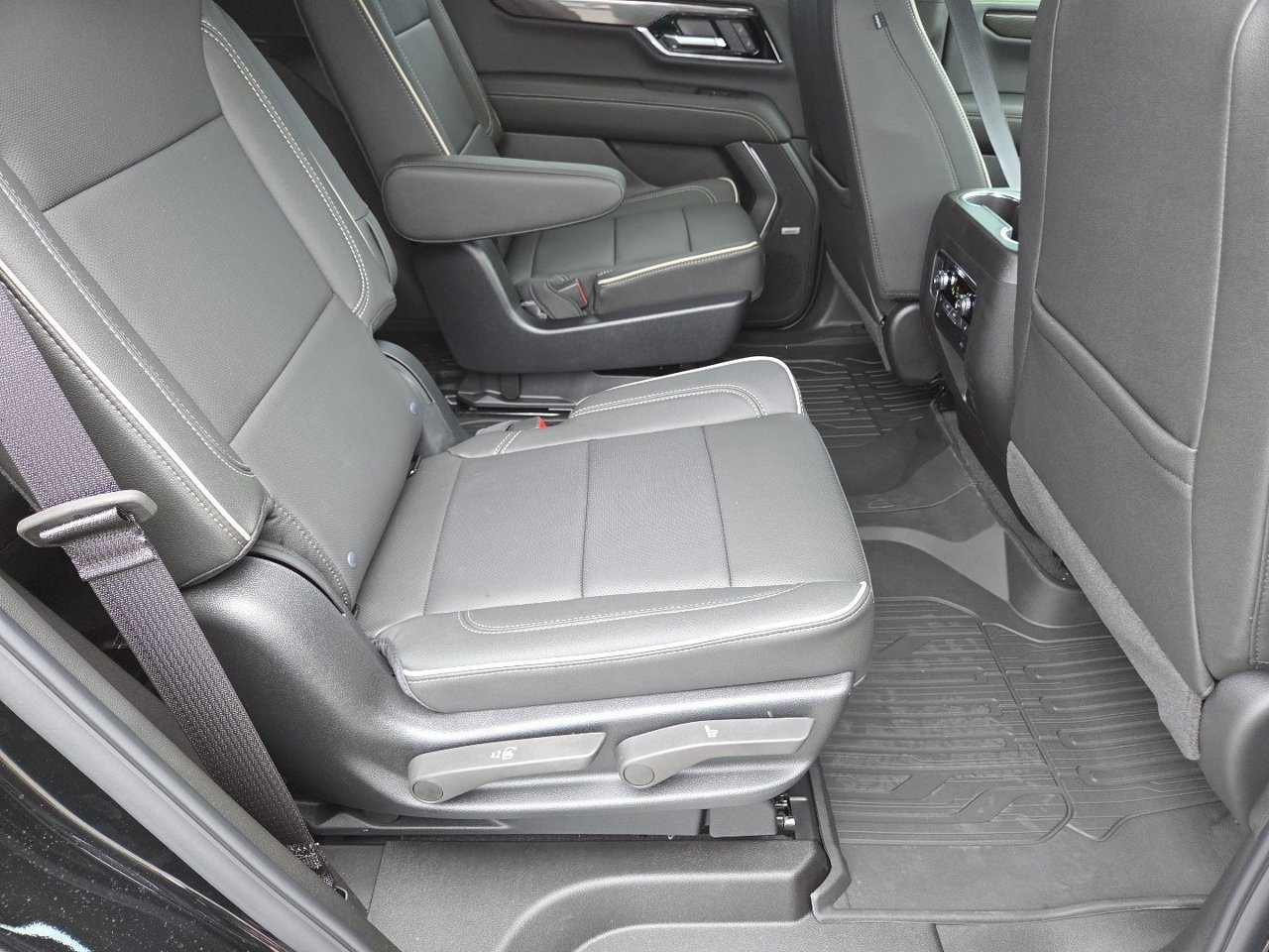 2026 GMC Yukon Elevation - Photo 27