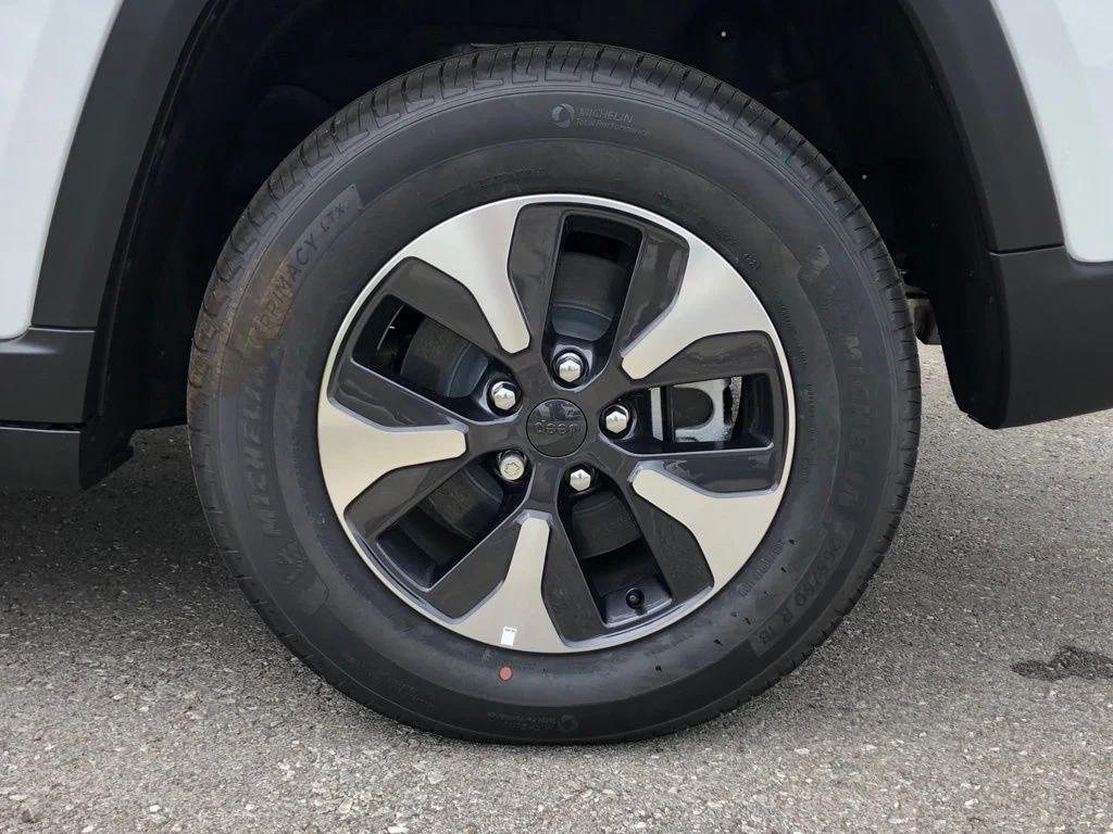 New 2024 White Jeep 4xe image 9