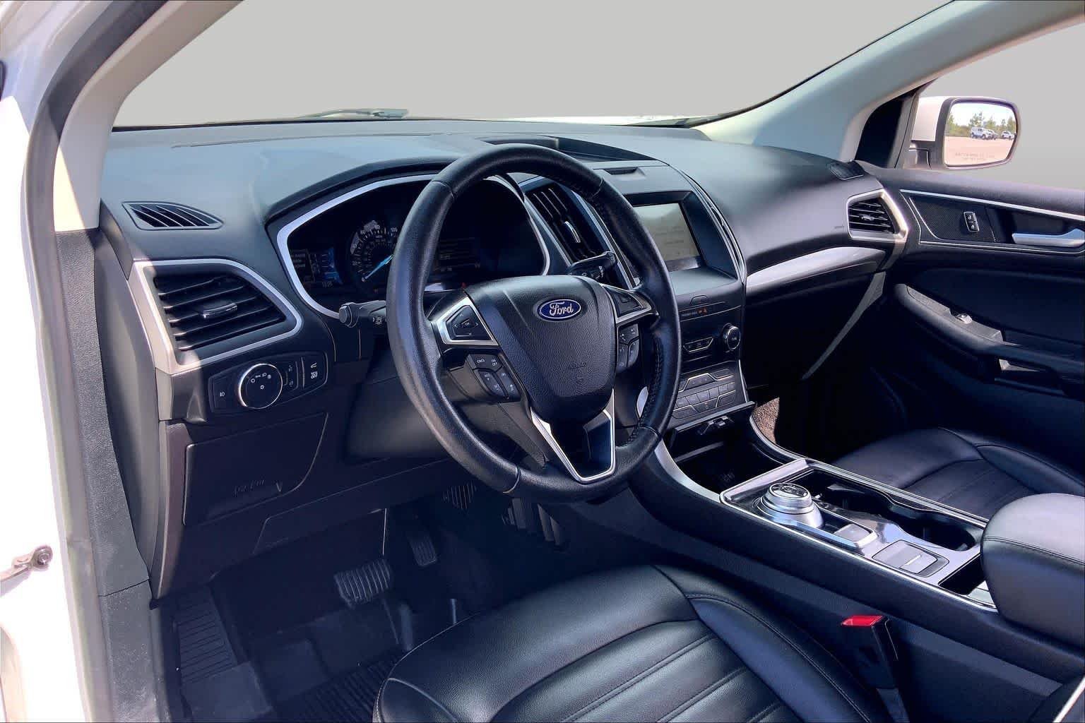 Used 2020 Star White Metallic Tri-Coat Ford SEL image 17