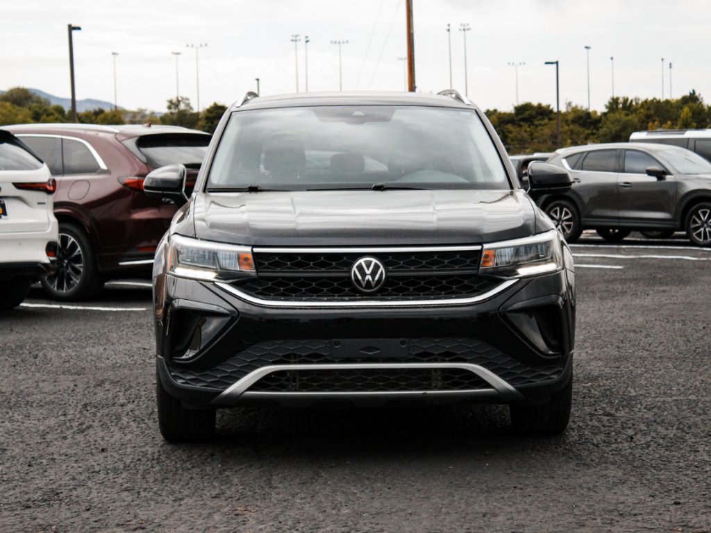 Used 2024 Deep Black Pearl Volkswagen SE image 2