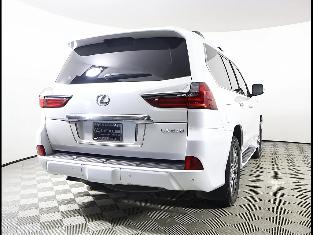 Used 2019 Eminent White Pearl Lexus Two-Row image 5