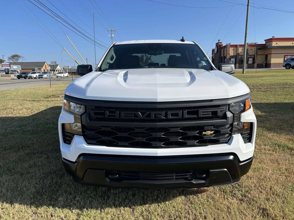 New 2026 Summit White Chevrolet WT image 9