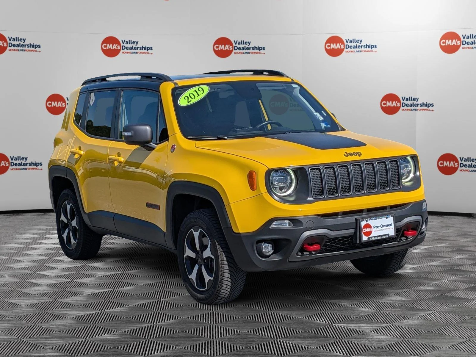 Used 2019 Solar Yellow Clearcoat Jeep Trailhawk image 3