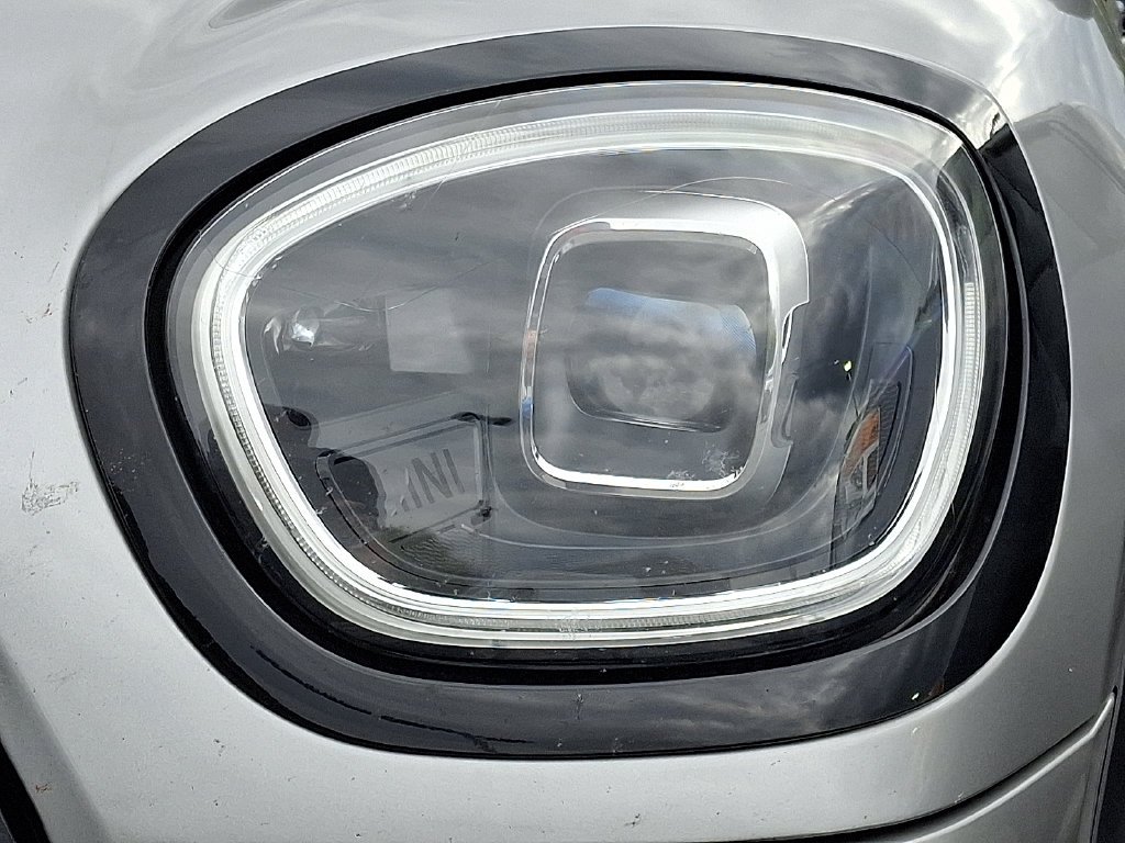 Used 2024 Silver MINI Signature image 8