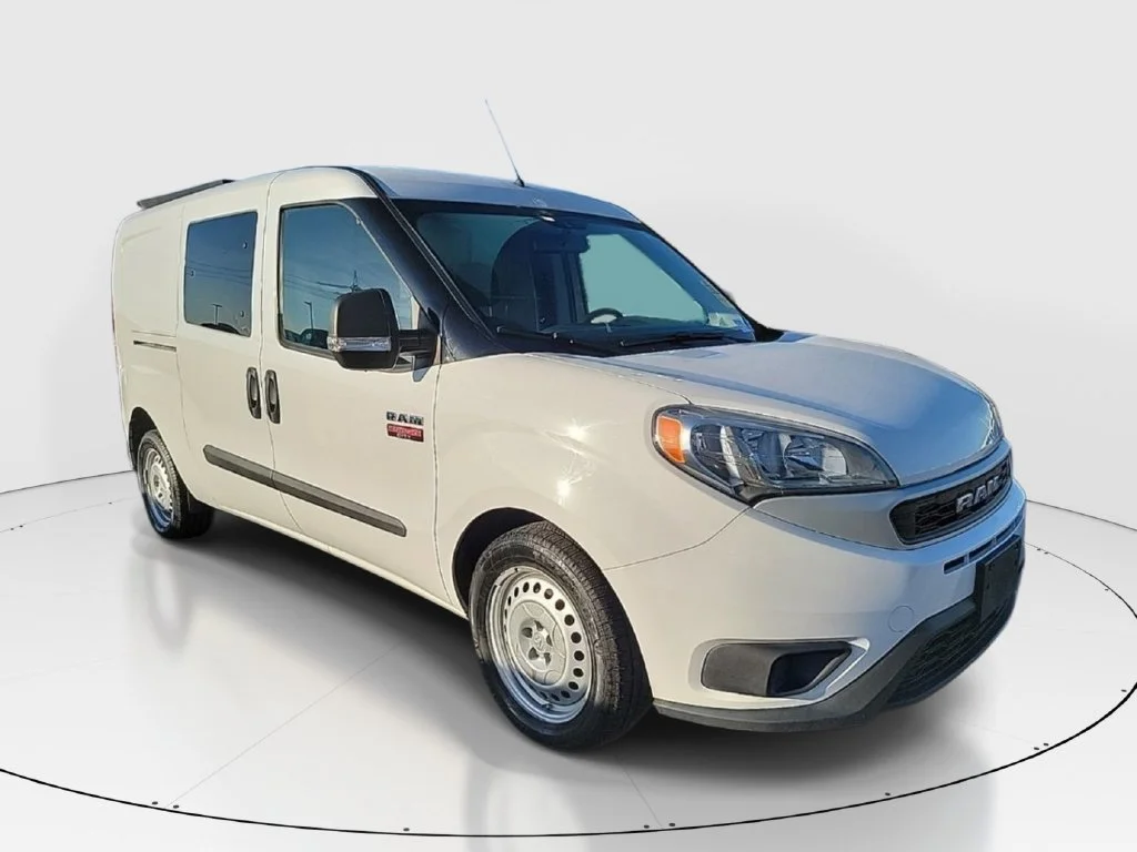 Used 2022 White Ram Base image 3
