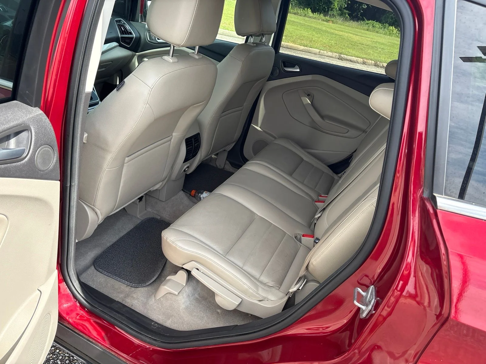 Used 2013 Red Ford SEL image 7