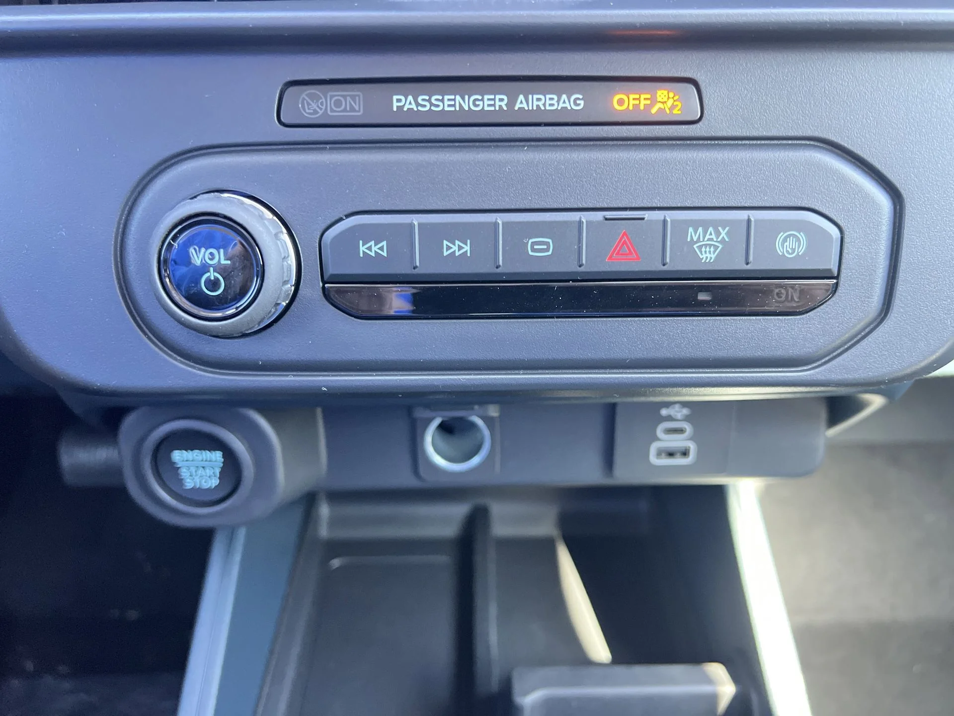New 2026 Shadow Black Ford XLT image 6