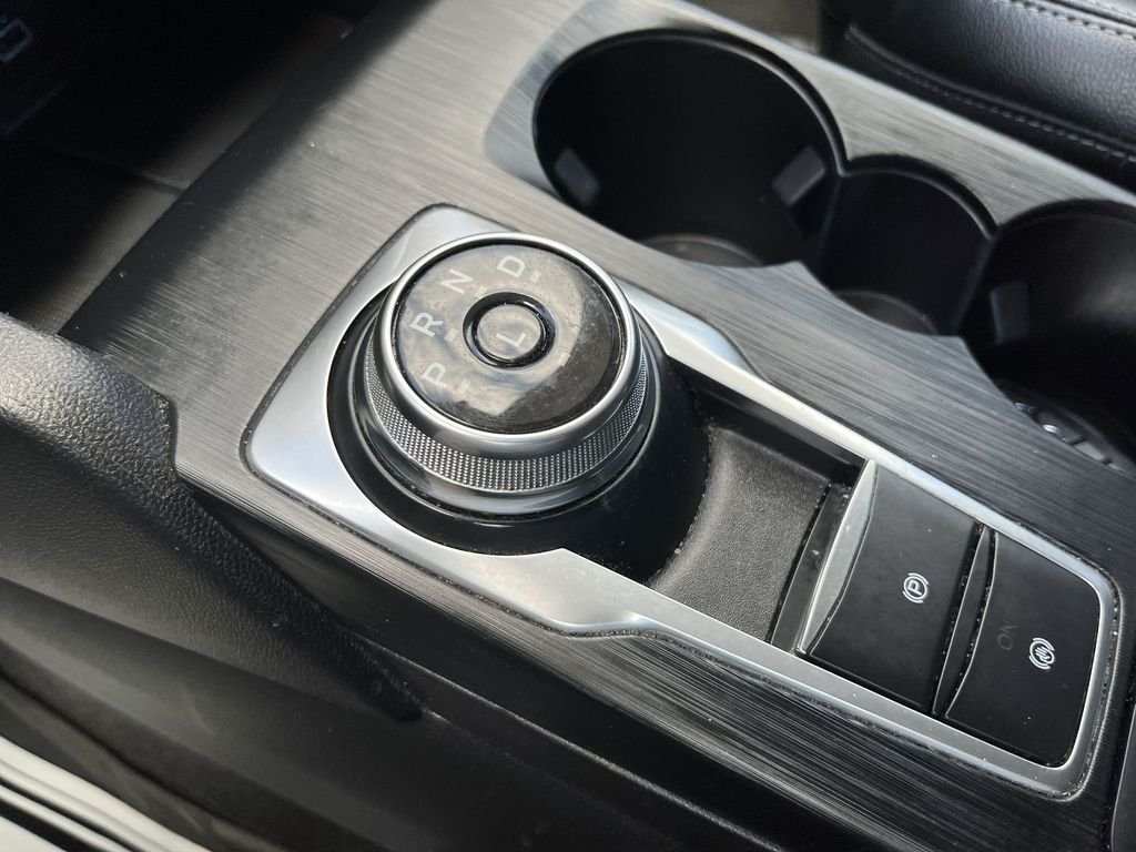 Used 2022 White Ford SEL image 19