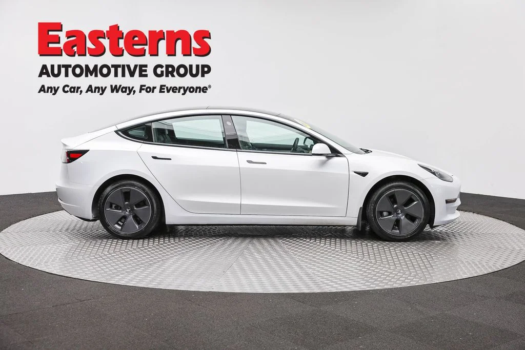 Used 2021 White Tesla Standard Range Plus image 4