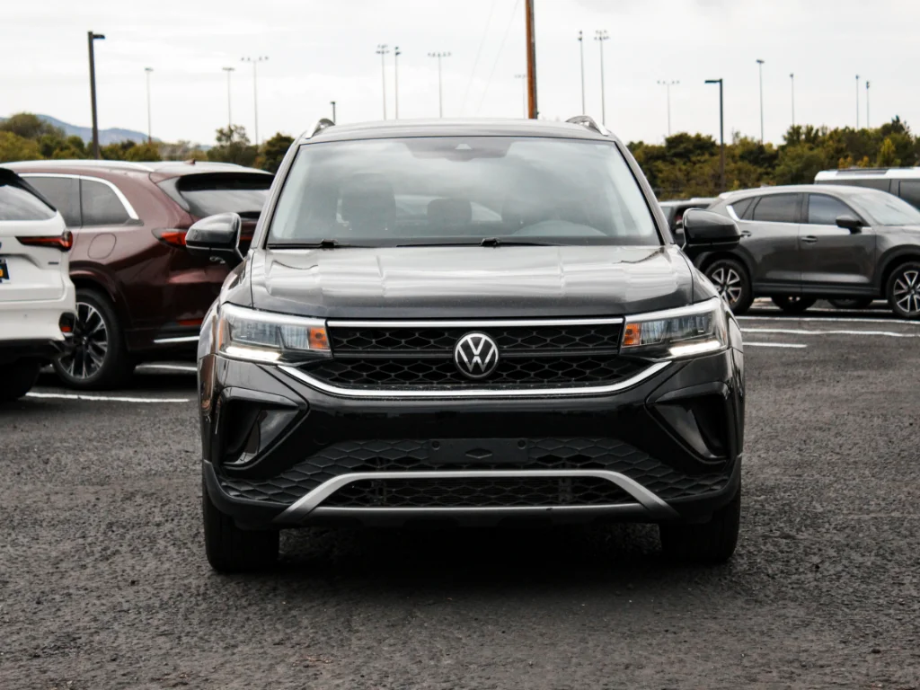Used 2024 Deep Black Pearl Volkswagen SE image 2