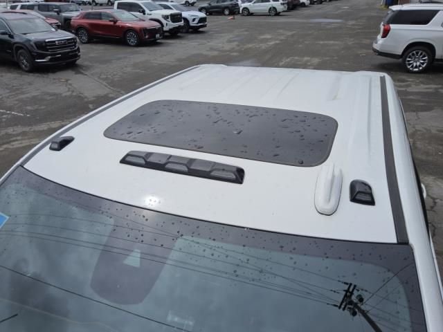 Used 2024 White GMC AT4 image 4