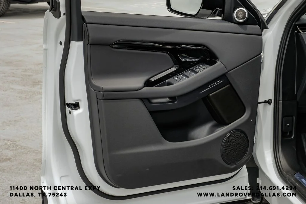 Used 2026 White Land Rover Dynamic image 47