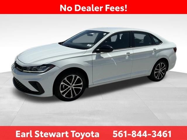 Used 2025 White Volkswagen 1.5T Sport image 8