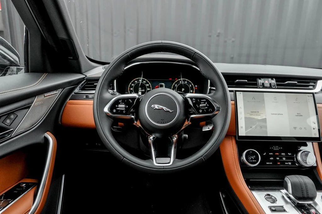 2026 Jaguar F-Pace R-Dynamic S - Photo 17