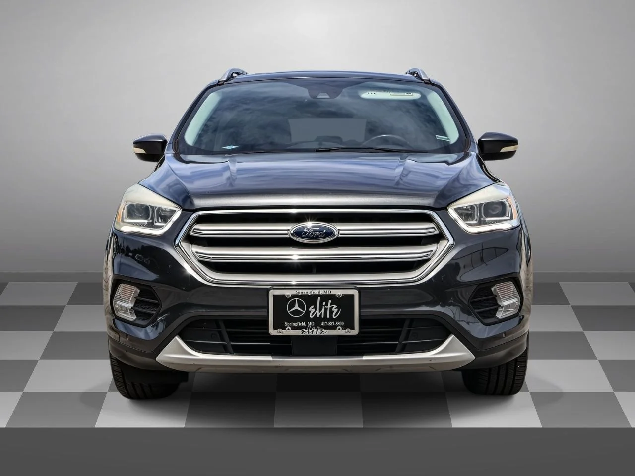 Used 2018 Magnetic Ford Titanium image 1