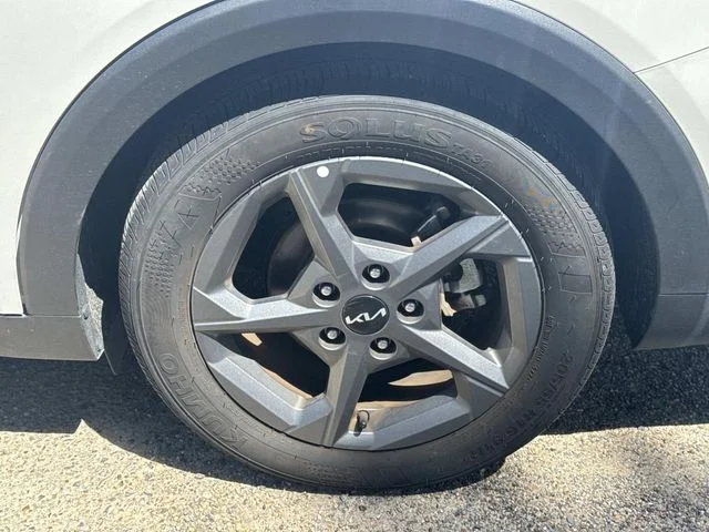 Certified Used 2025 Snow White Pearl Kia LXS image 8