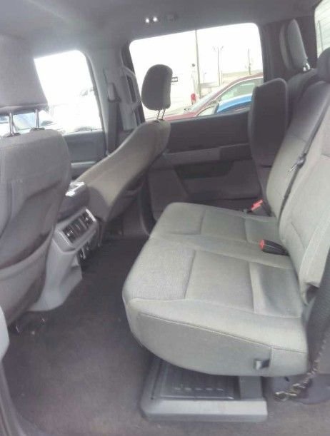 Used 2024 Avalanche Gray Ford XLT image 5