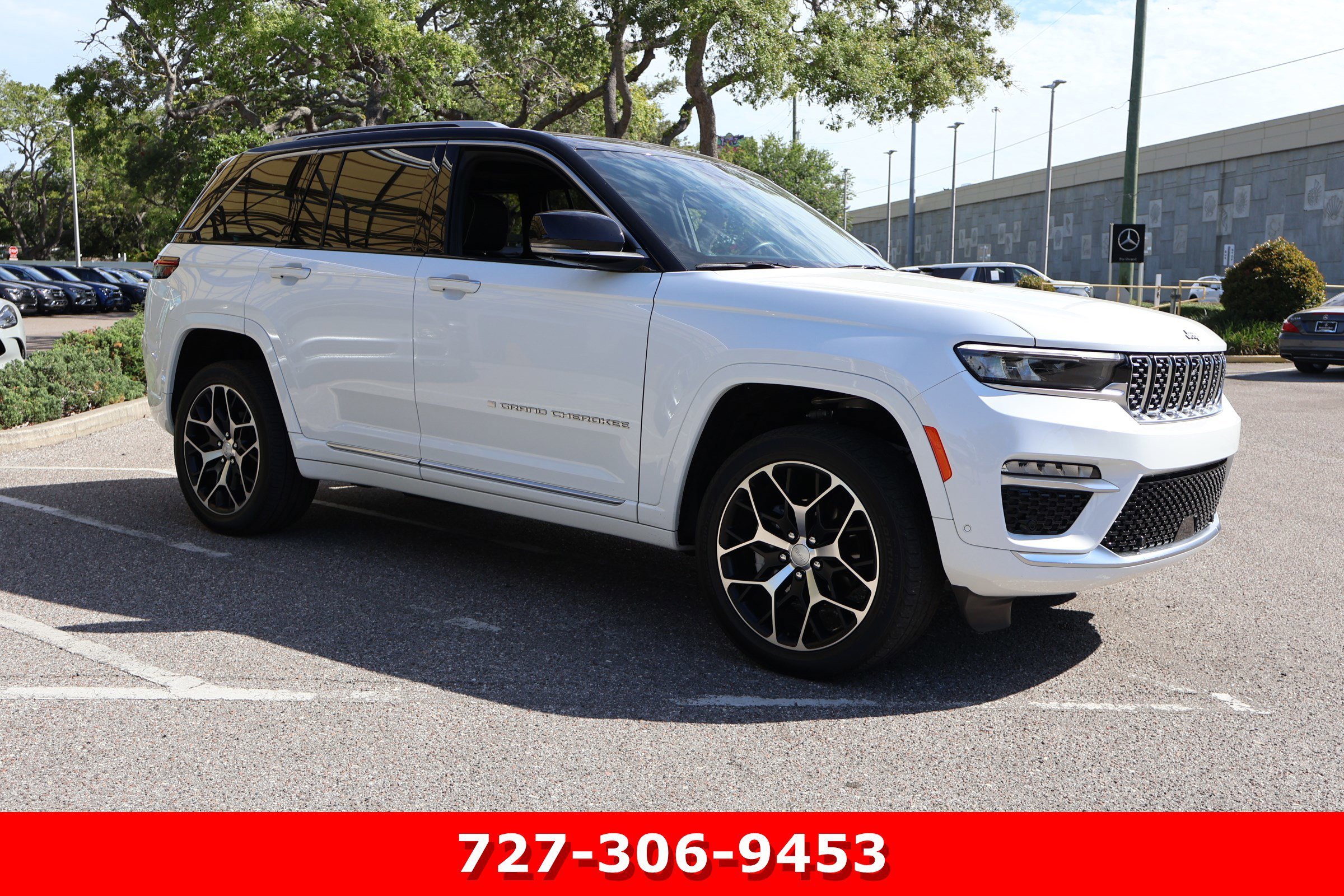 Used 2022 Bright White Clearcoat Jeep Summit Reserve image 12