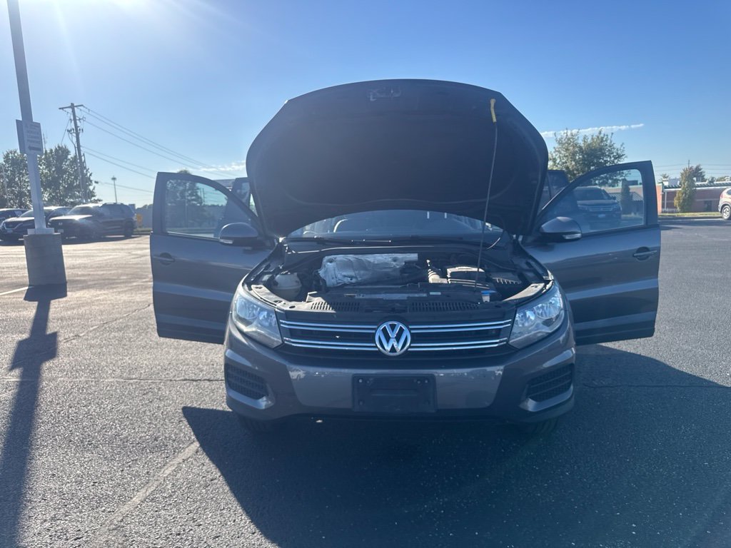 Used 2017 Gray Volkswagen 2.0T S image 22
