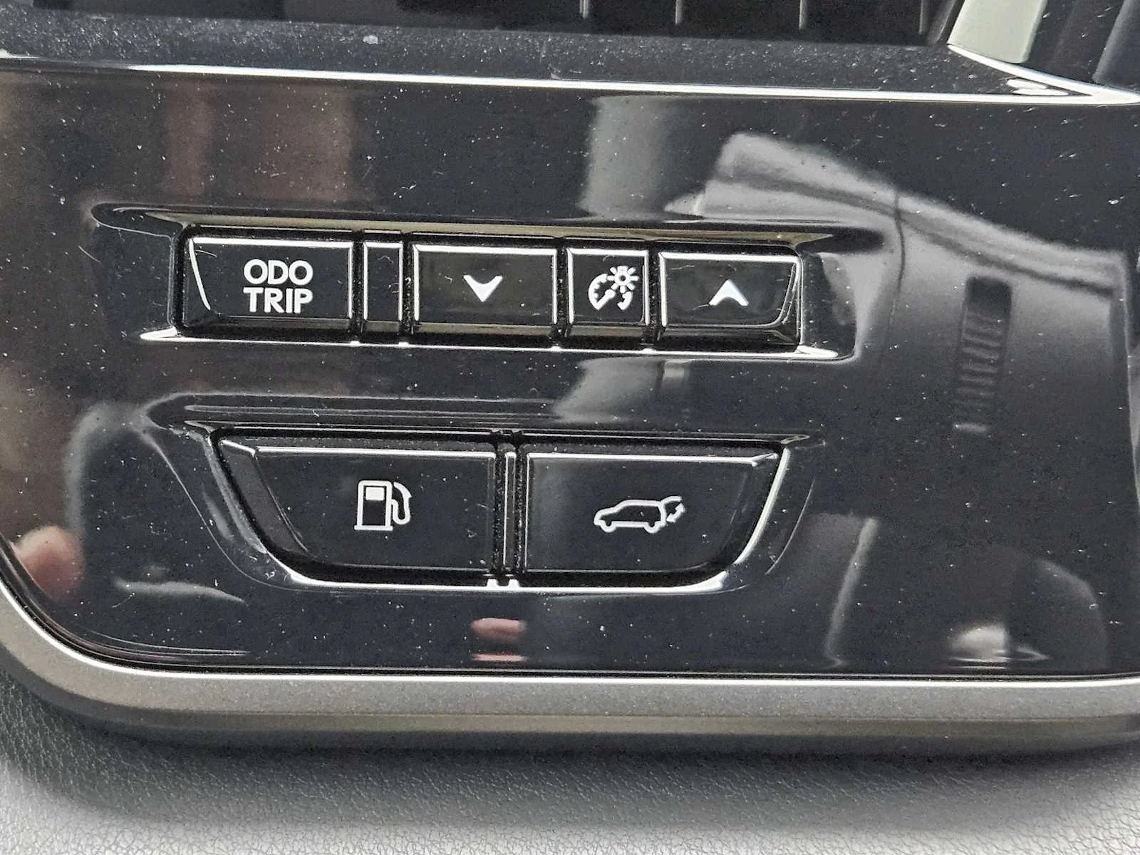 Certified Used 2024 CAVIAR Lexus  image 17