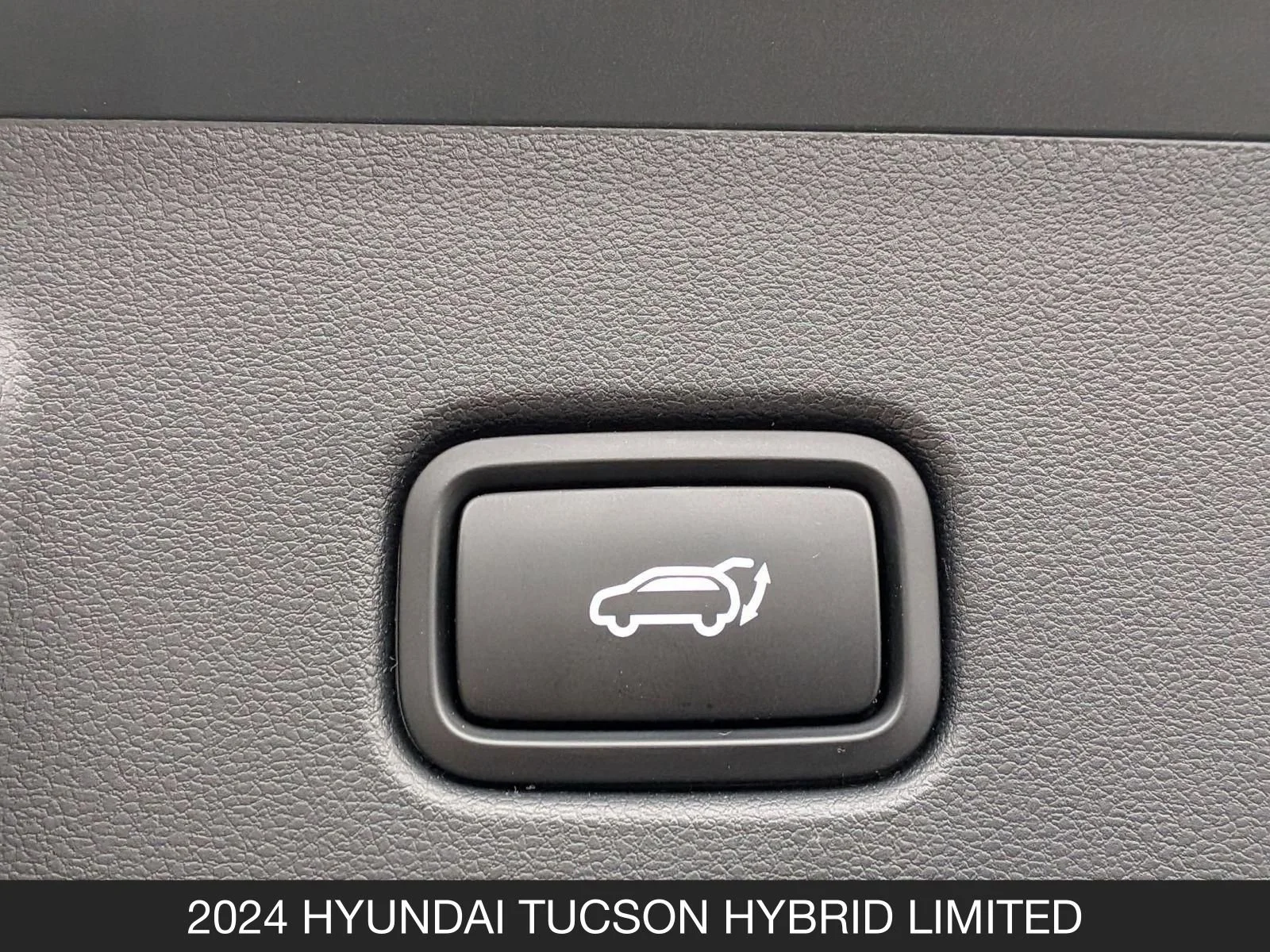 Used 2024 Amazon Gray Hyundai Limited image 26