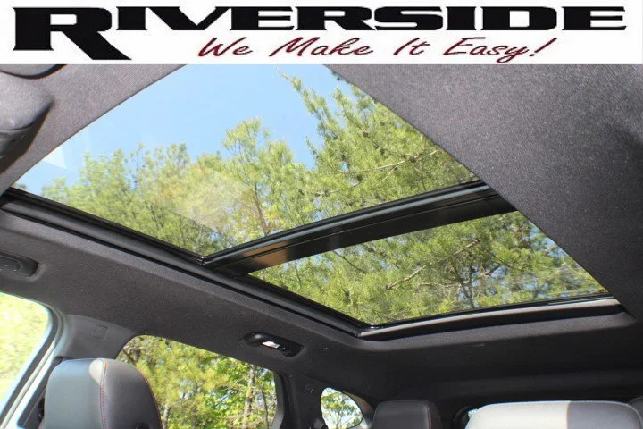 Used 2023 Iridescent Pearl Tricoat Chevrolet RS image 7