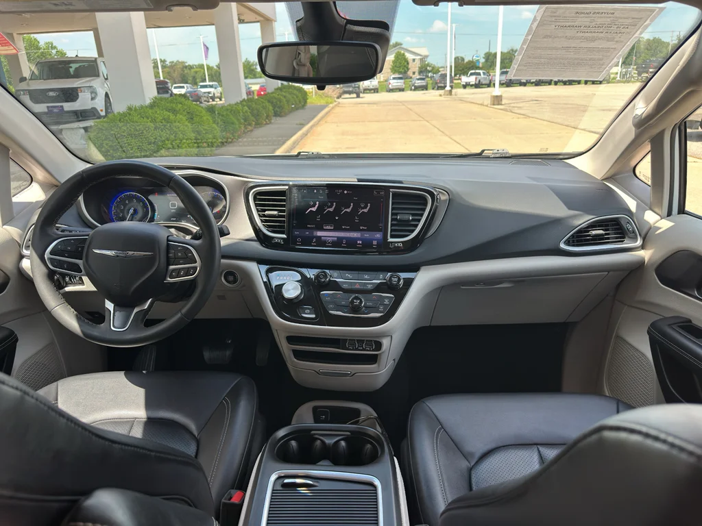 Used 2024 White Chrysler Touring L image 12