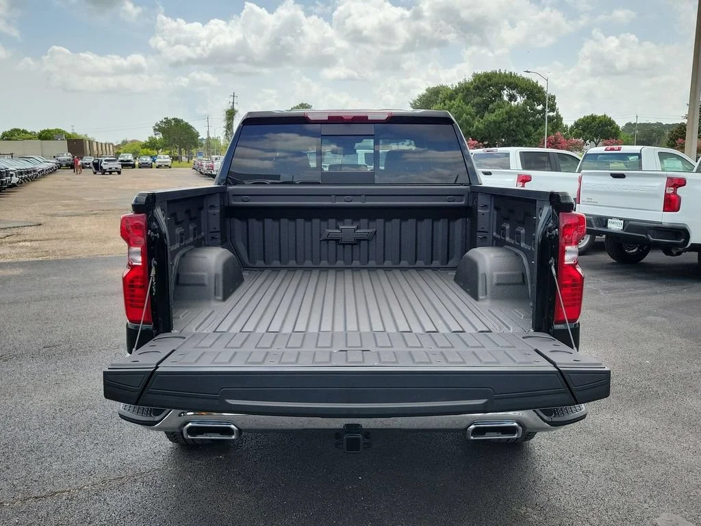 New 2026 Black Chevrolet LT image 17