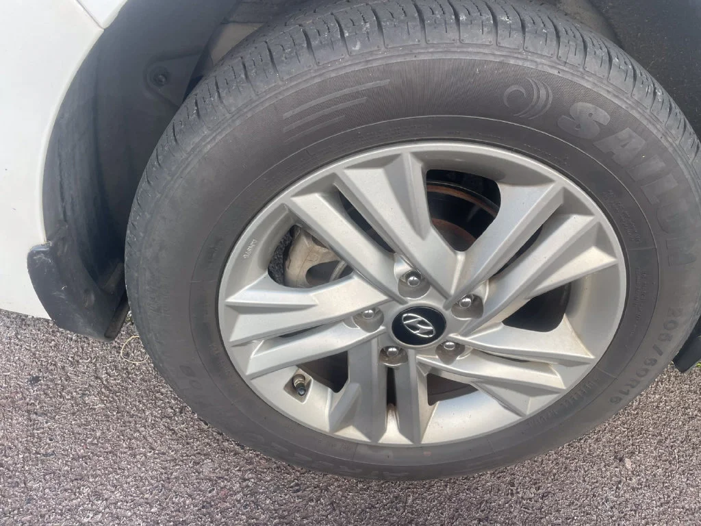 Used 2020 White Hyundai Value Edition image 9