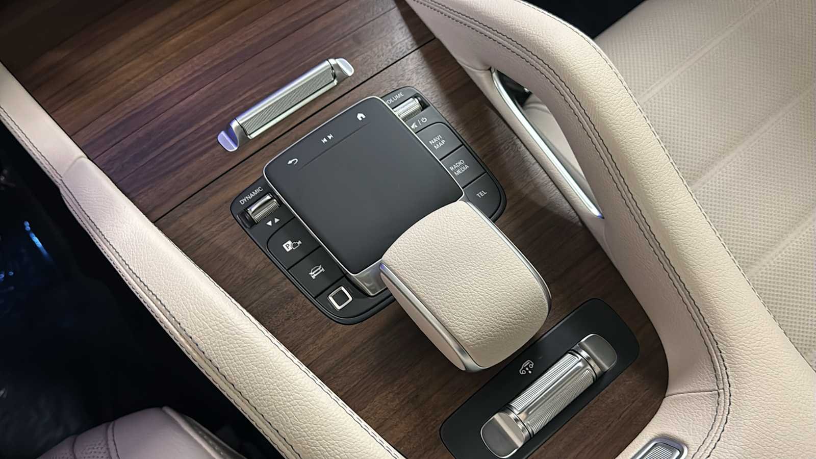New 2026 Obsidian Black Metallic Mercedes-Benz GLE 450 image 24