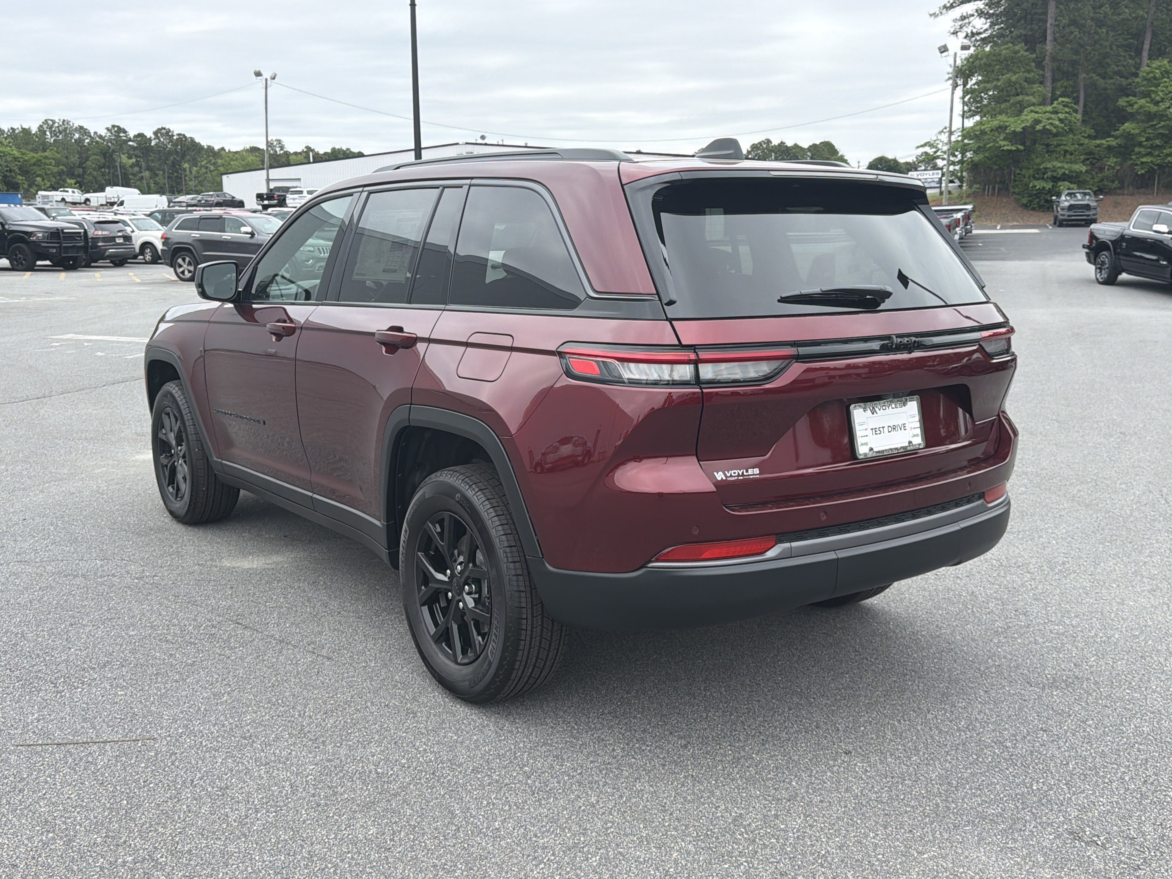 New 2026 Velvet Red Pearlcoat Jeep Laredo Altitude image 6