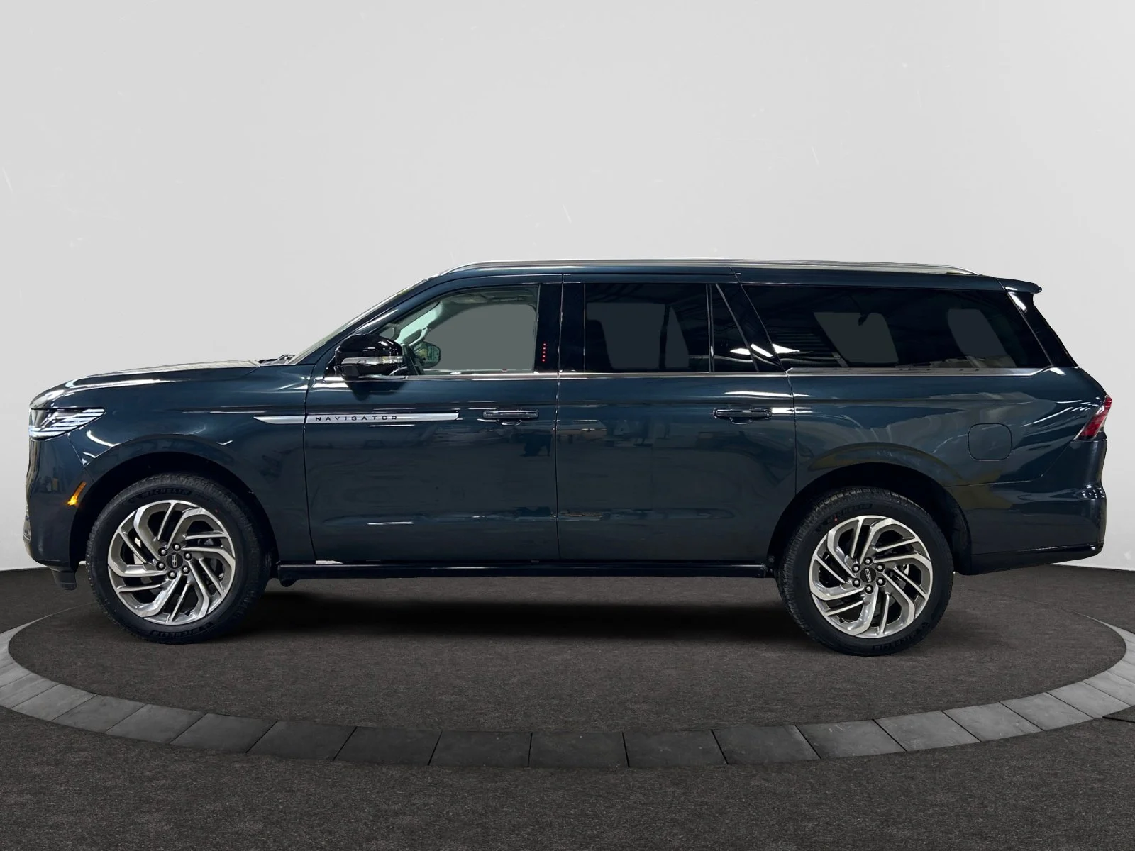 New 2026 Flight Blue Metallic Clearcoat Lincoln Reserve image 2