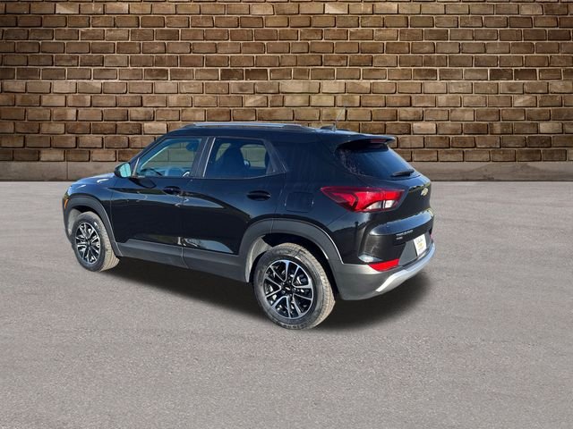 2024 Chevrolet Trailblazer LT photo 2