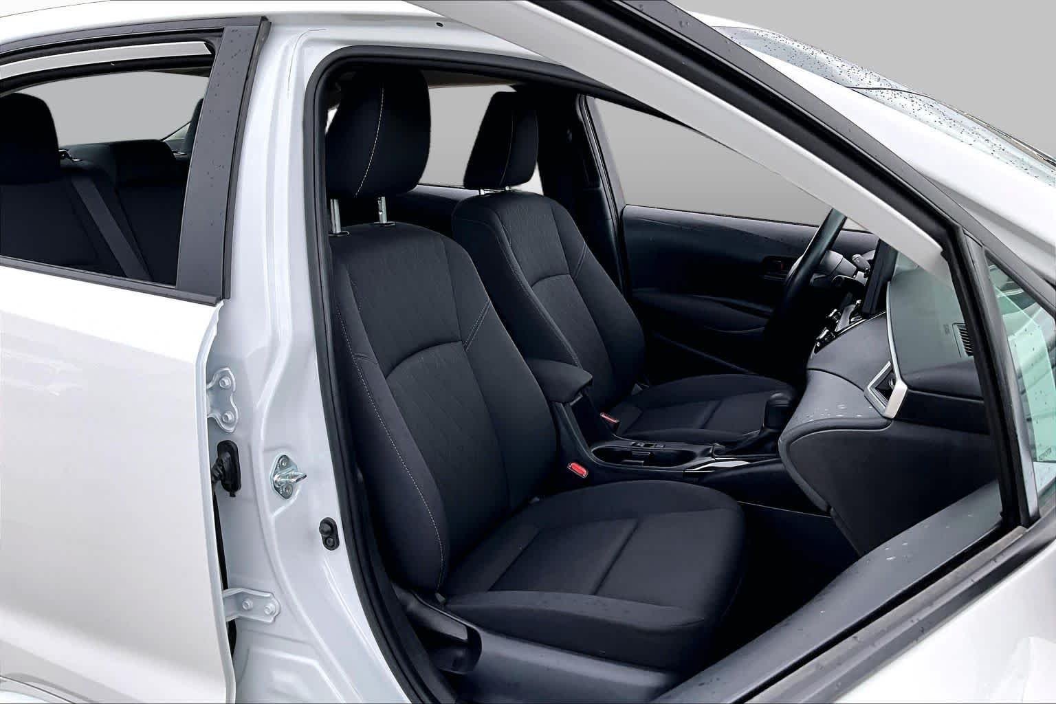 Used 2025 Ice Cap Toyota LE image 9