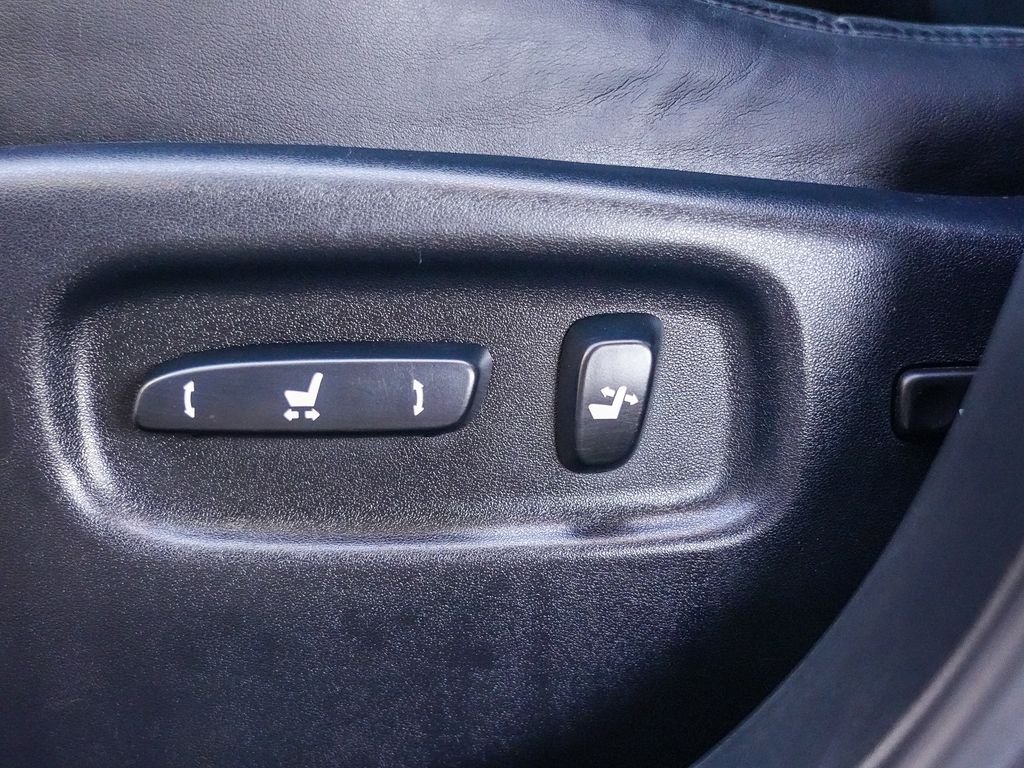 Used 2010 Black Lexus 450h image 23