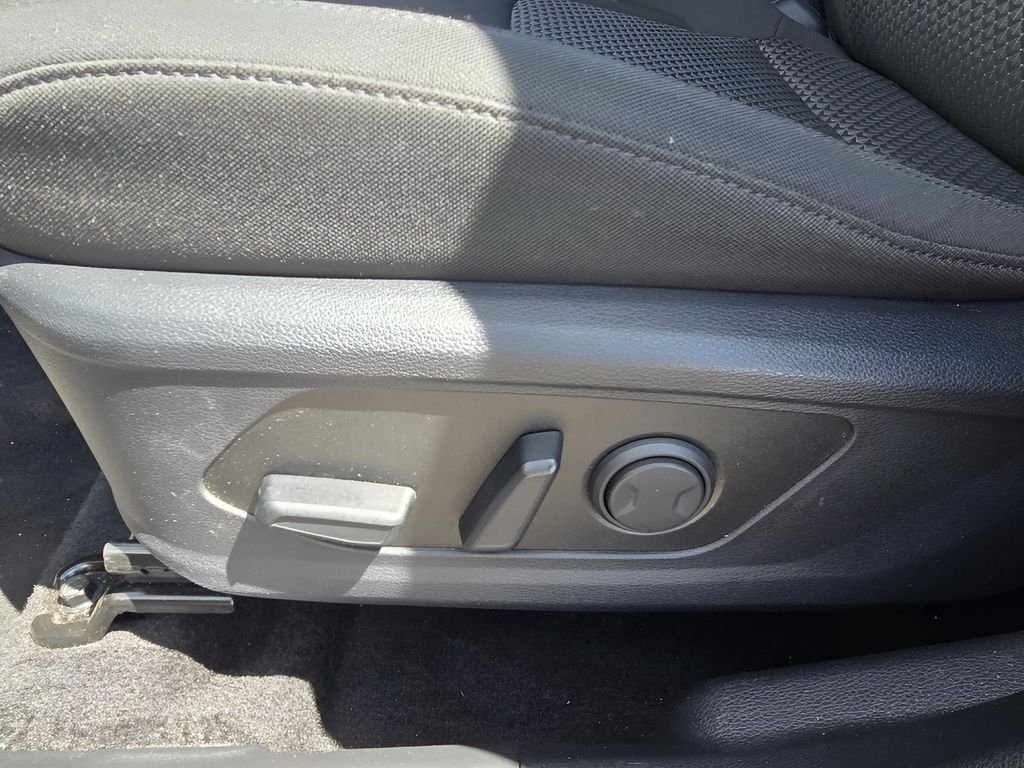 Used 2026 Fusion Black Kia S image 23