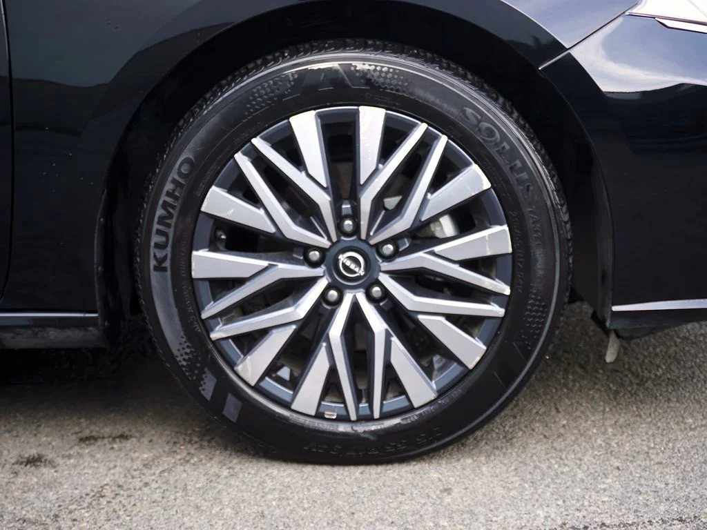 2025 Nissan Altima SV - Photo 15
